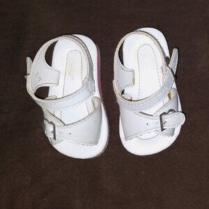 Vintage 1984 White Baby Sandals - Size 1